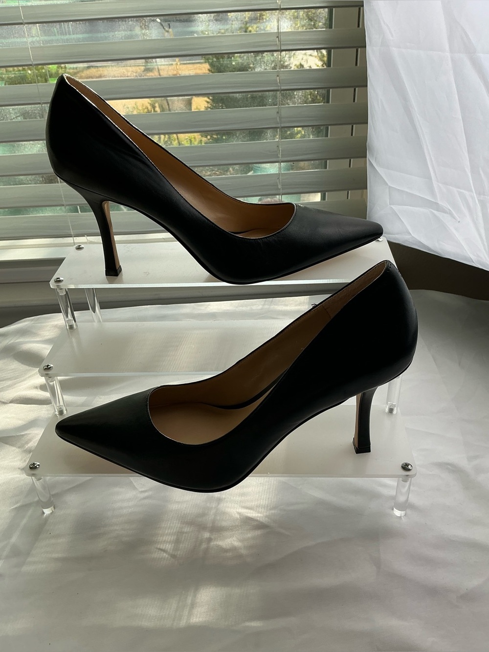 Classic Ann Taylor Black Pointed-Toe Pumps - Women's Heels Size 10